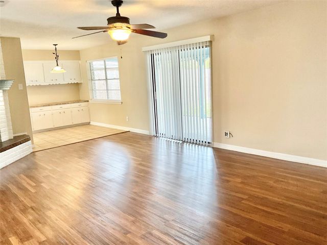 5213 Creekview Drive, La Porte, TX 77571