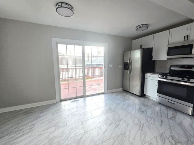 5657 N Parkside Avenue, Chicago, IL 60646
