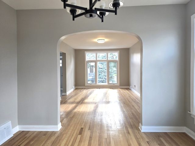 5657 N Parkside Avenue, Chicago, IL 60646