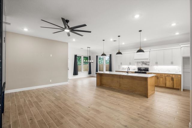1868 Meadowview, Canton, TX 75103