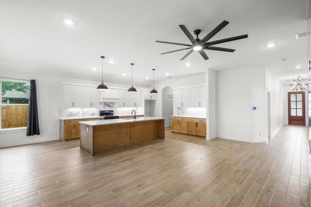1868 Meadowview, Canton, TX 75103
