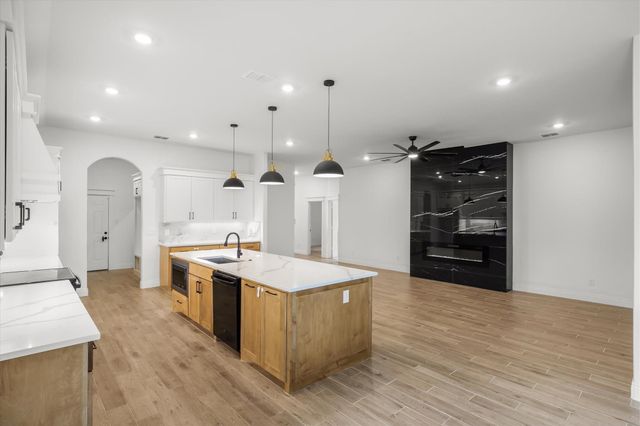 1868 Meadowview, Canton, TX 75103