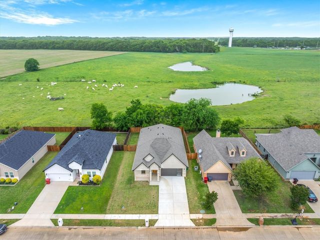 1868 Meadowview, Canton, TX 75103