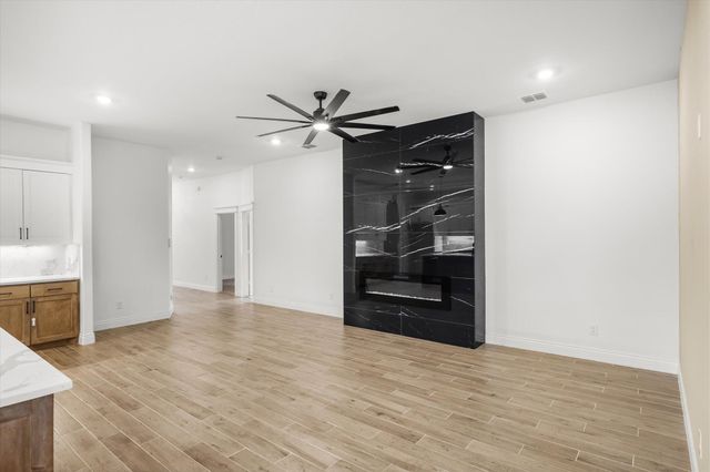 1868 Meadowview, Canton, TX 75103