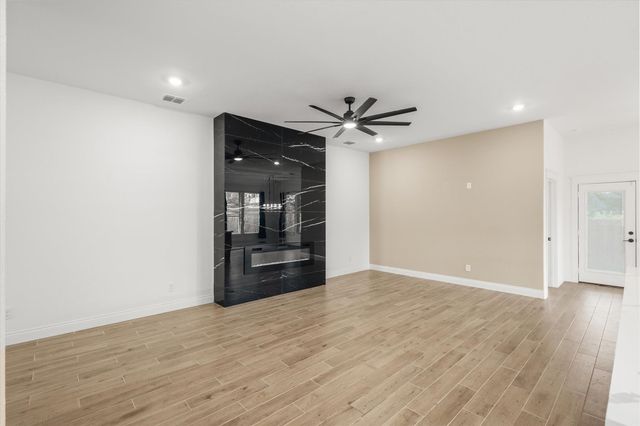 1868 Meadowview, Canton, TX 75103