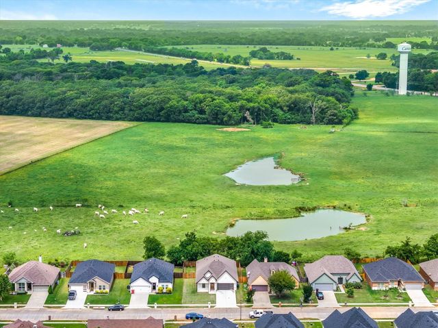 1868 Meadowview, Canton, TX 75103