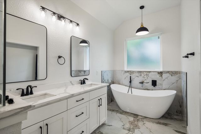 1868 Meadowview, Canton, TX 75103
