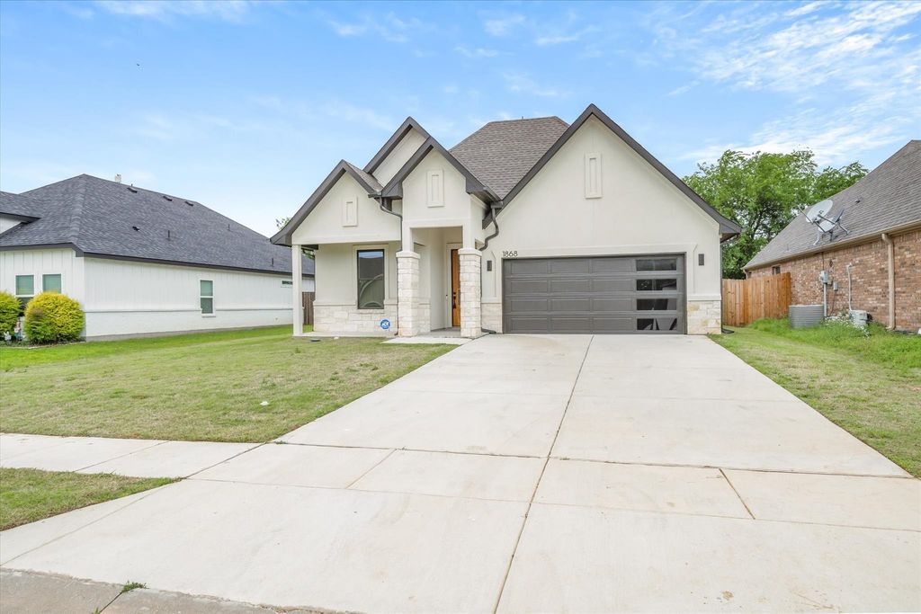 1868 Meadowview, Canton, TX 75103