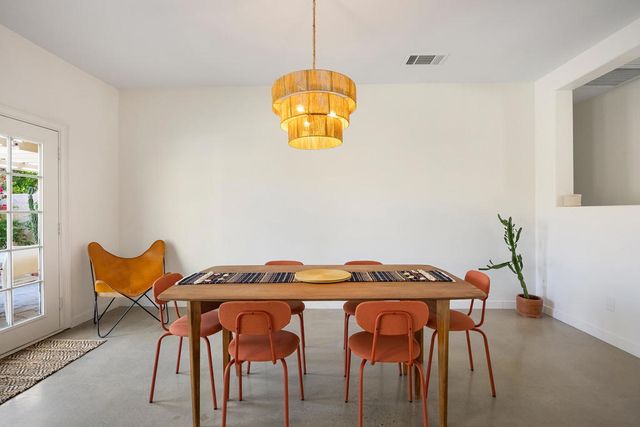 2190 N Paseo De Anza, Palm Springs, CA 92262