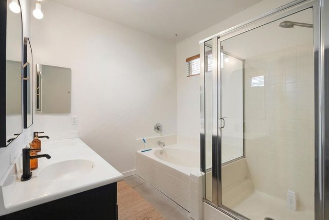 2190 N Paseo De Anza, Palm Springs, CA 92262