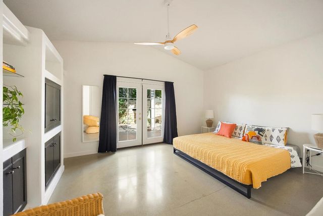 2190 N Paseo De Anza, Palm Springs, CA 92262