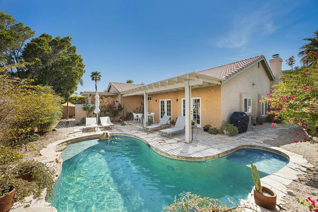 2190 N Paseo De Anza, Palm Springs, CA 92262