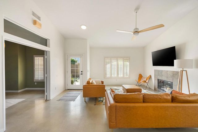 2190 N Paseo De Anza, Palm Springs, CA 92262