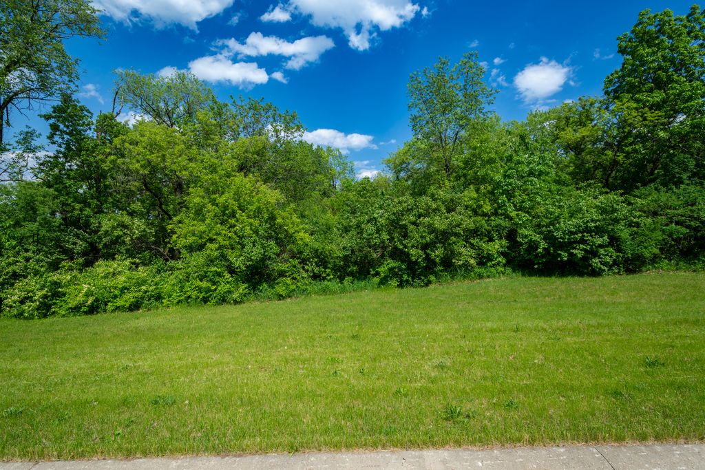 7373 English Oak Lane, Spring Grove, IL 60081