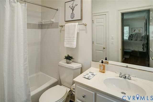12 E Square Ln, Richmond, VA 23238