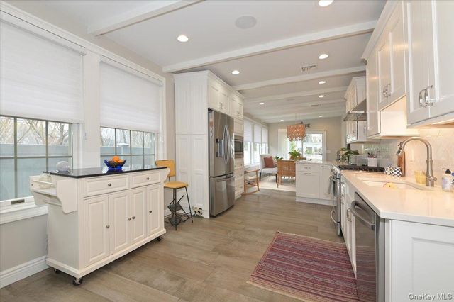 17 Central Avenue, Amityville, NY 11701