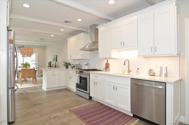 17 Central Avenue, Amityville, NY 11701