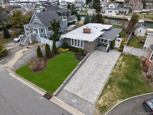 17 Central Avenue, Amityville, NY 11701