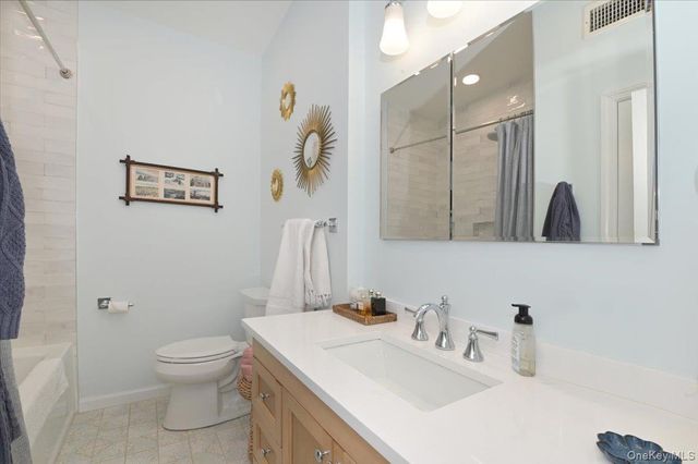 17 Central Avenue, Amityville, NY 11701