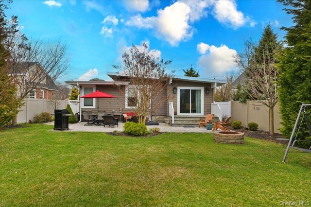 17 Central Avenue, Amityville, NY 11701