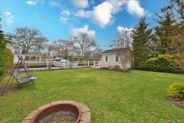 17 Central Avenue, Amityville, NY 11701