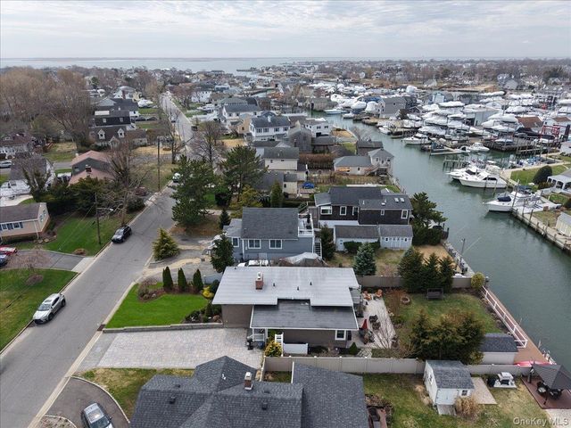 17 Central Avenue, Amityville, NY 11701