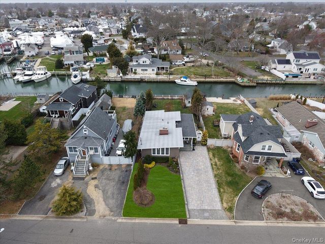 17 Central Avenue, Amityville, NY 11701
