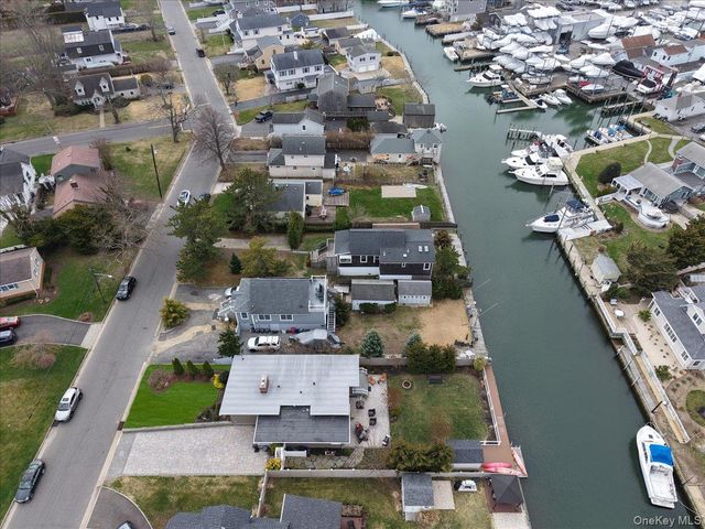 17 Central Avenue, Amityville, NY 11701