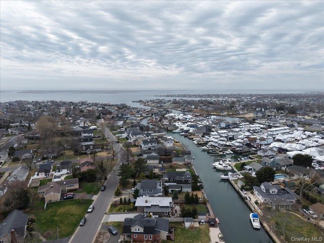 17 Central Avenue, Amityville, NY 11701