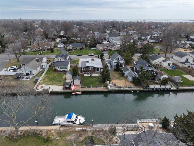 17 Central Avenue, Amityville, NY 11701