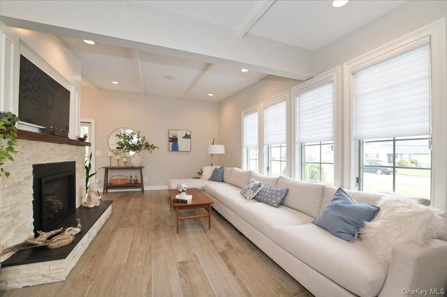17 Central Avenue, Amityville, NY 11701