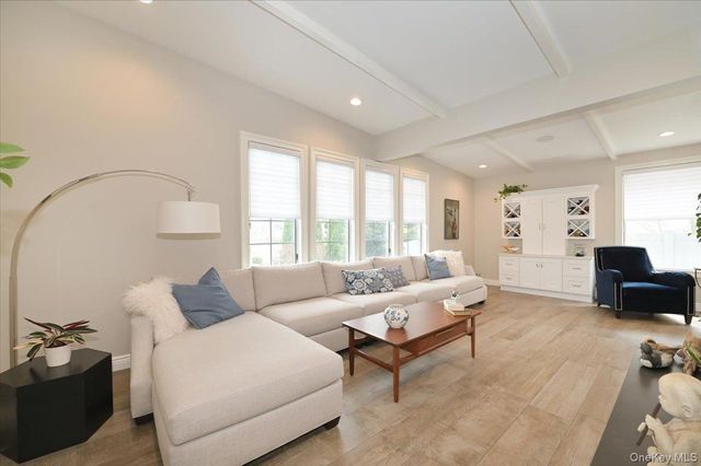 17 Central Avenue, Amityville, NY 11701