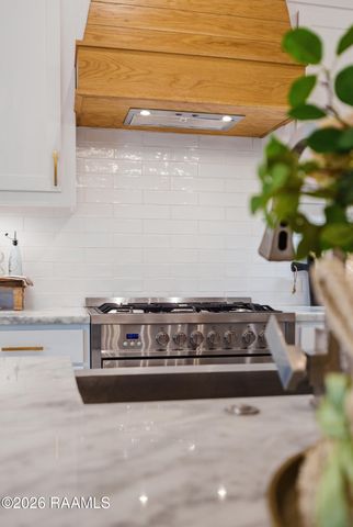 311 Harvest Creek Lane, Lafayette, LA 70508