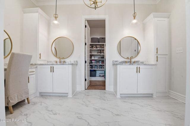 311 Harvest Creek Lane, Lafayette, LA 70508