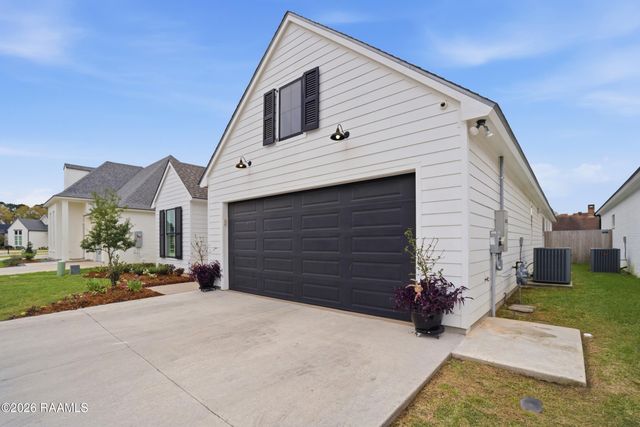 311 Harvest Creek Lane, Lafayette, LA 70508