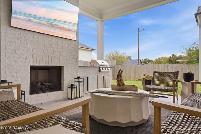 311 Harvest Creek Lane, Lafayette, LA 70508