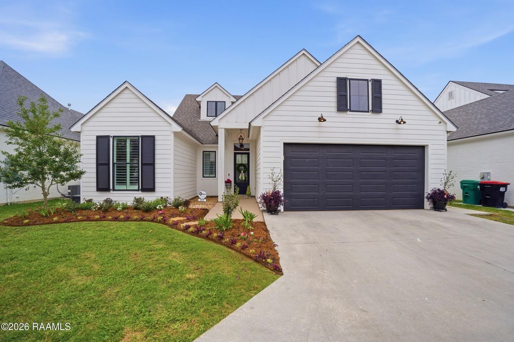 311 Harvest Creek Lane, Lafayette, LA 70508