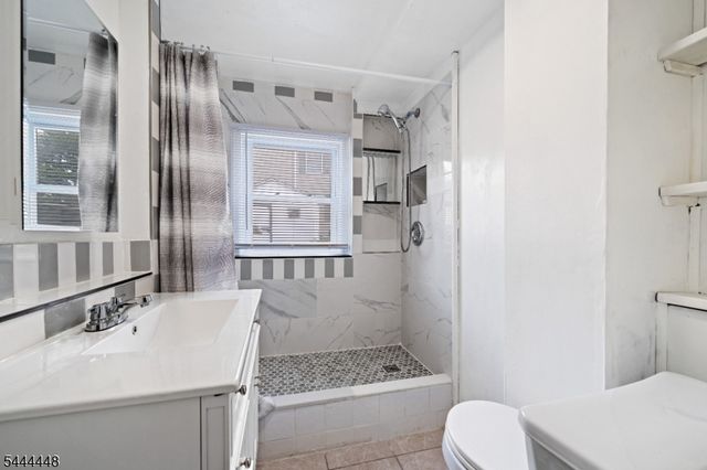 101 John St, Clifton City, NJ 07013