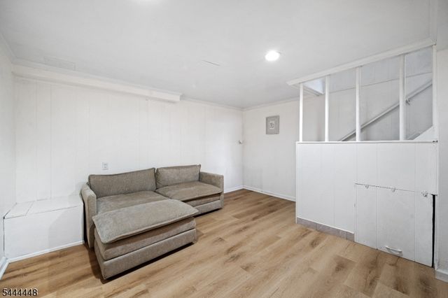101 John St, Clifton City, NJ 07013