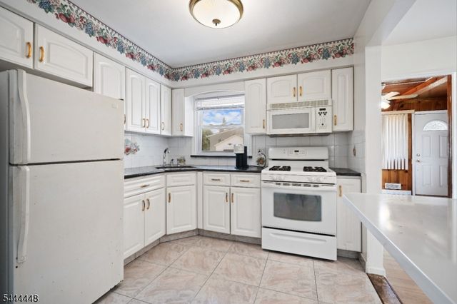 101 John St, Clifton City, NJ 07013