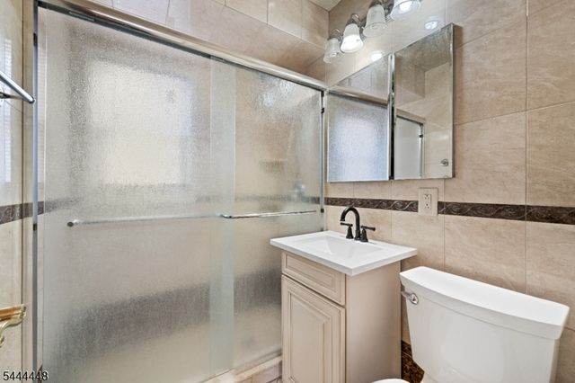 101 John St, Clifton City, NJ 07013