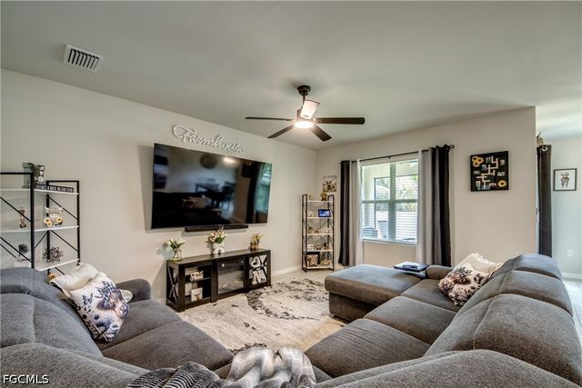 2532 NW 7th ST, Cape Coral, FL 33993