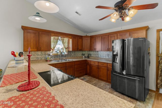 236 Beech Street, Sneedville, TN 37869