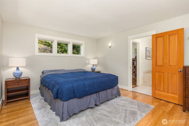 9246 Fletcher Bay Road NE, Bainbridge Island, WA 98110