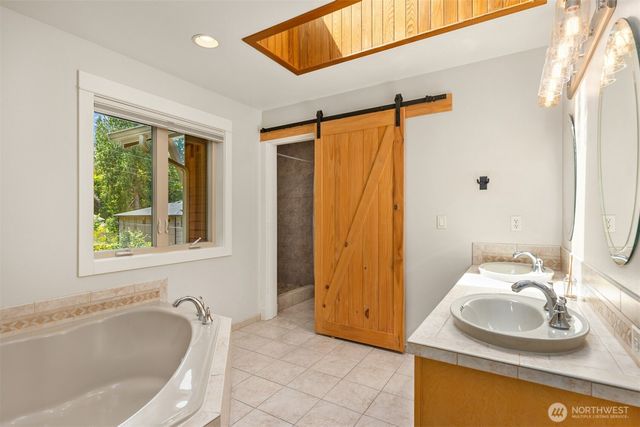 9246 Fletcher Bay Road NE, Bainbridge Island, WA 98110