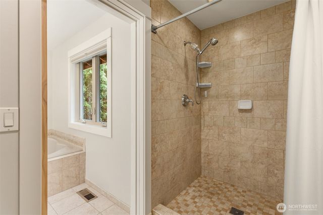9246 Fletcher Bay Road NE, Bainbridge Island, WA 98110