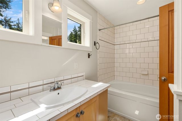 9246 Fletcher Bay Road NE, Bainbridge Island, WA 98110