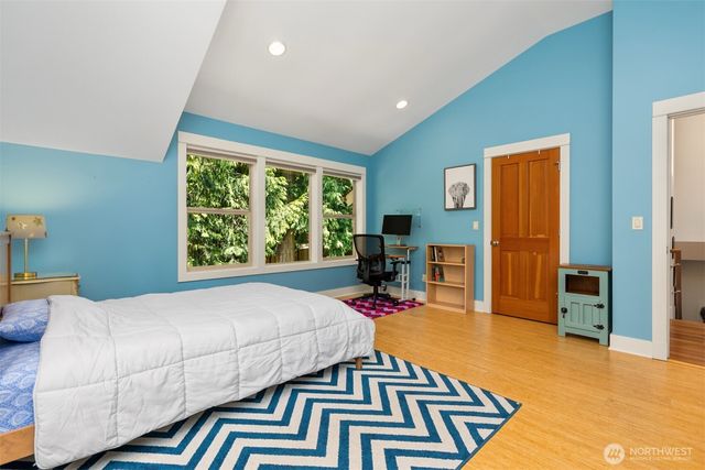 9246 Fletcher Bay Road NE, Bainbridge Island, WA 98110