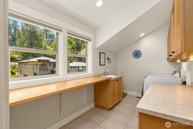 9246 Fletcher Bay Road NE, Bainbridge Island, WA 98110