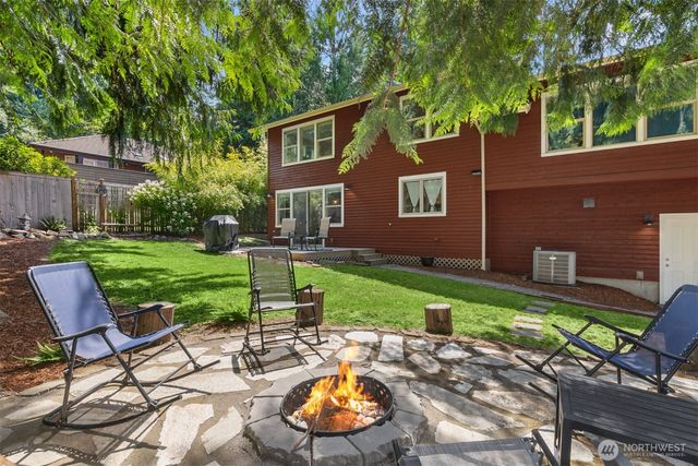9246 Fletcher Bay Road NE, Bainbridge Island, WA 98110